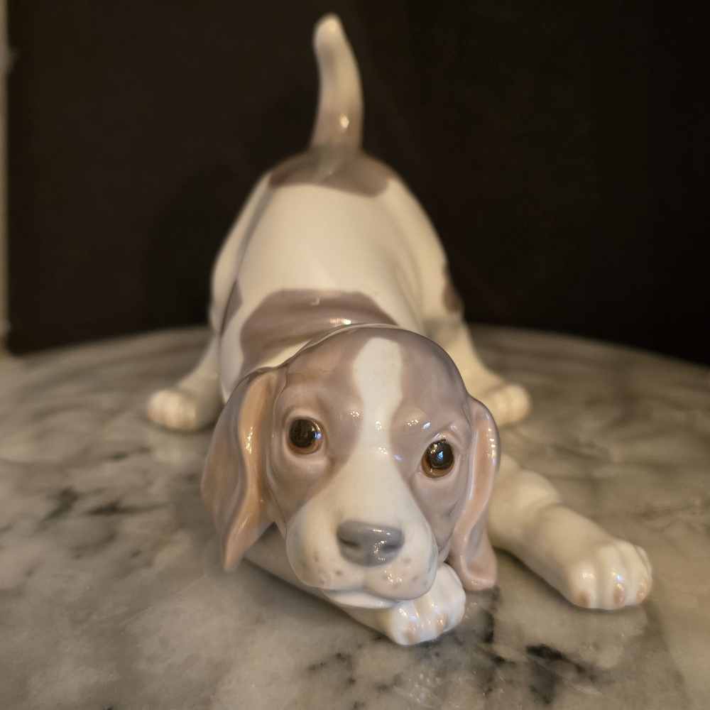 Lladro Playful Beagle Figurine - Cream and Brown